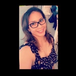 Meet your Posher, Mona